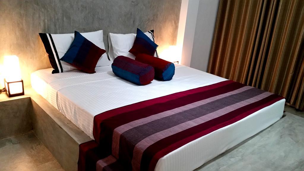 Diamond Lake Tourist Rest Anuradhapura Ngoại thất bức ảnh