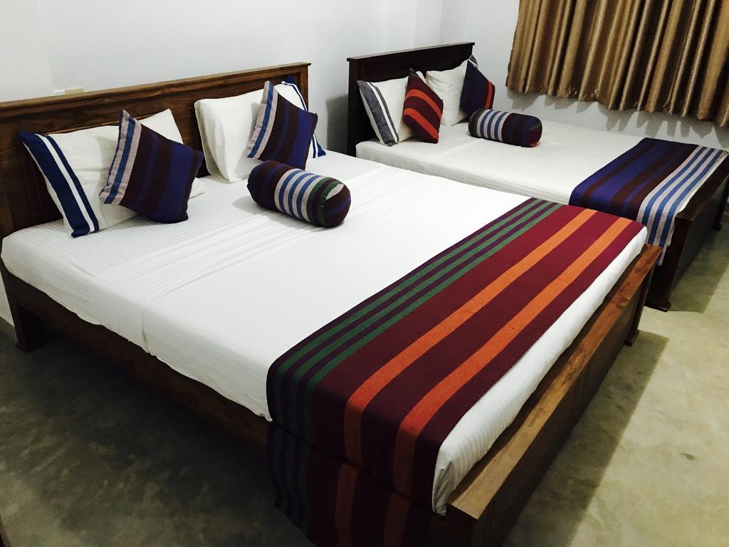 Diamond Lake Tourist Rest Anuradhapura Ngoại thất bức ảnh