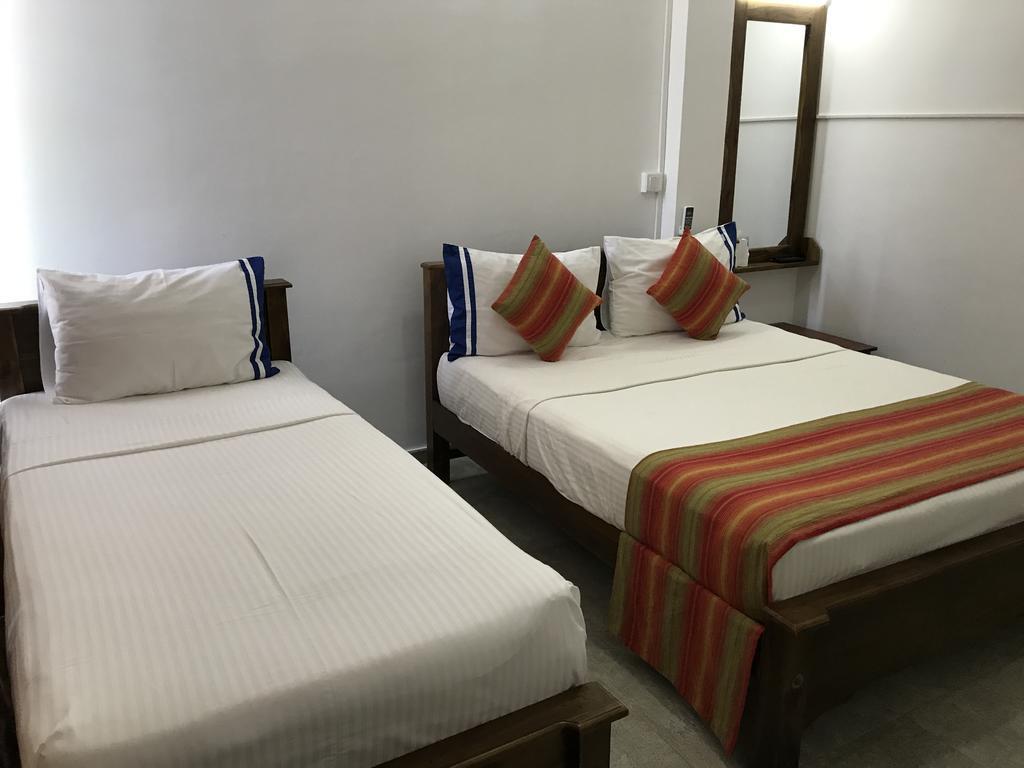 Diamond Lake Tourist Rest Anuradhapura Ngoại thất bức ảnh